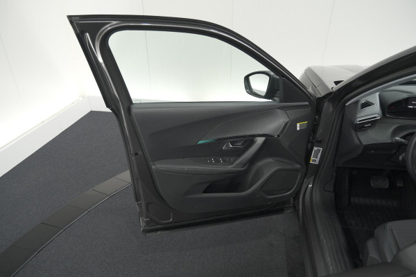 Peugeot 2008 PureTech 130 EAT8 Allure Pack | Trekhaak | Camera | Navigatie | Parkeersensoren