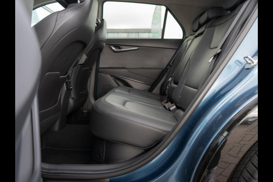 Kia Niro 1.6 GDi Hybrid ExecutiveLine | Stoel en stuurverwarming | Schuifkanteldak | HUD | Harmen en kardon audio |