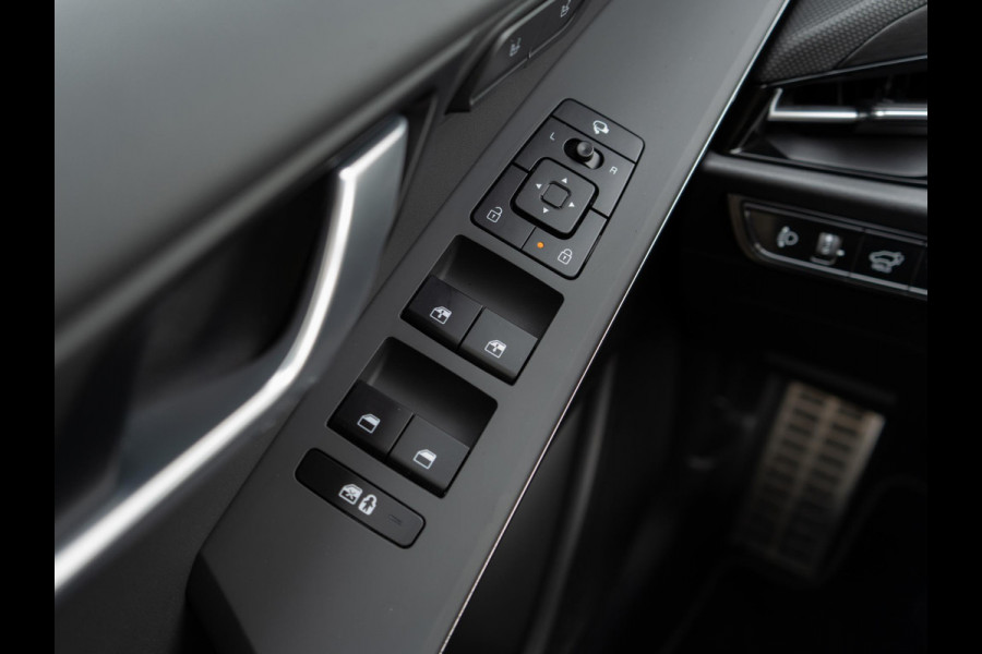 Kia Niro 1.6 GDi Hybrid ExecutiveLine | Stoel en stuurverwarming | Schuifkanteldak | HUD | Harmen en kardon audio |