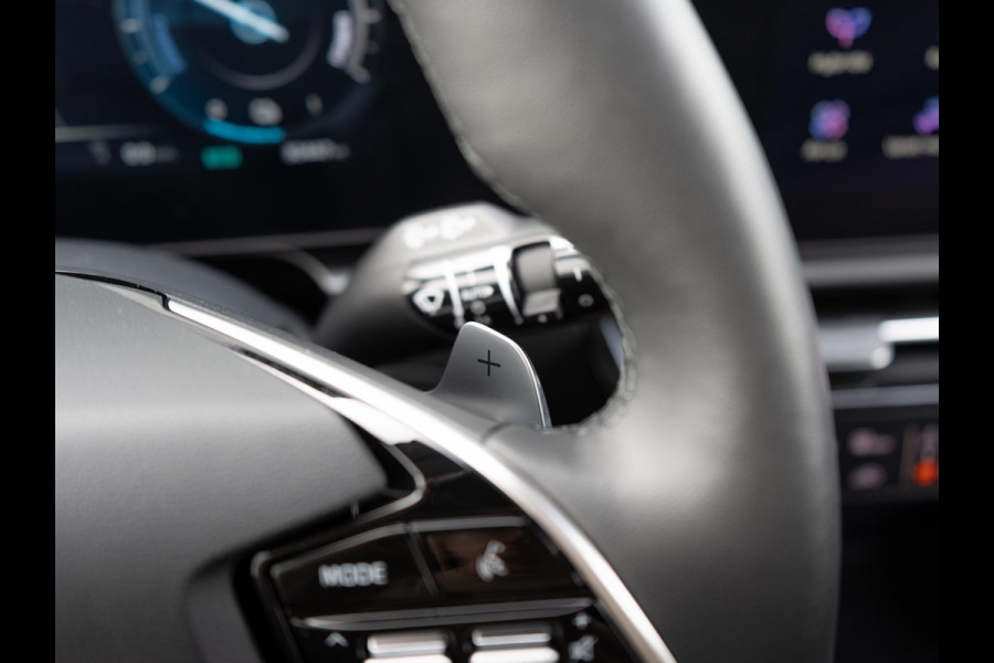 Kia Niro 1.6 GDi Hybrid ExecutiveLine | Stoel en stuurverwarming | Schuifkanteldak | HUD | Harmen en kardon audio |