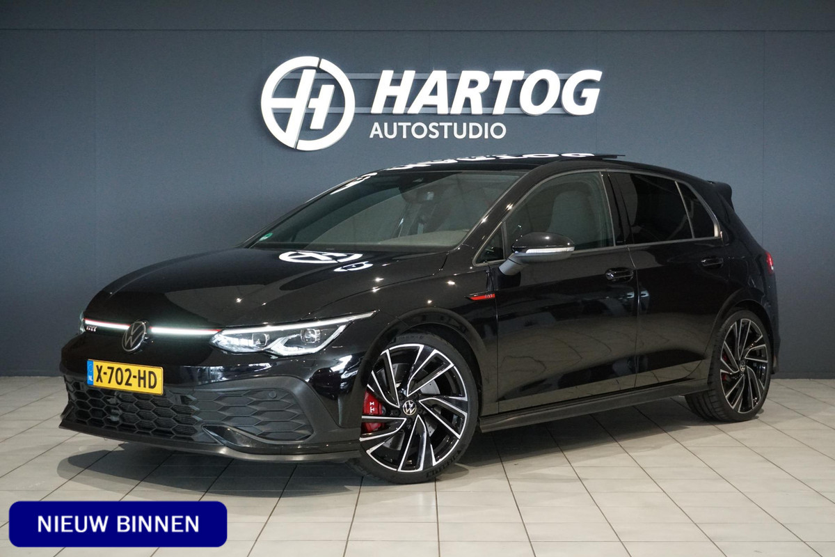 Volkswagen Golf 2.0 TSI GTI Clubsport 300PK + PANORAMADAK / STUURVERWARMING / 19"