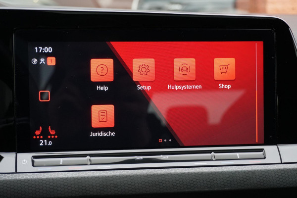 Volkswagen Golf 2.0 TSI GTI Clubsport 300PK + PANORAMADAK / STUURVERWARMING / 19"