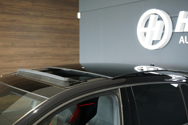 Volkswagen Golf 2.0 TSI GTI Clubsport 300PK + PANORAMADAK / STUURVERWARMING / 19"