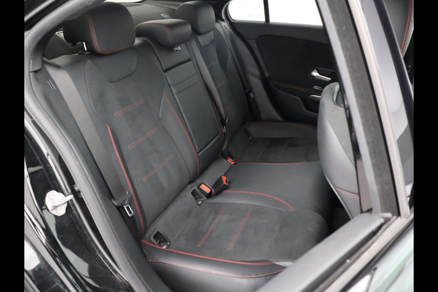 Mercedes-Benz A-Klasse 250e 218 PK SEDAN + PANORAMA | SFEERVERLICHTING | APPLE CARPLAY | MEMORY | STOELVERWARMING