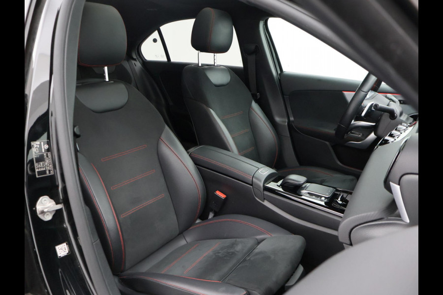Mercedes-Benz A-Klasse 250e 218 PK SEDAN + PANORAMA | SFEERVERLICHTING | APPLE CARPLAY | MEMORY | STOELVERWARMING