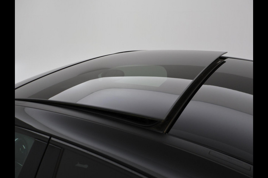 Mercedes-Benz A-Klasse 250e 218 PK SEDAN + PANORAMA | SFEERVERLICHTING | APPLE CARPLAY | MEMORY | STOELVERWARMING