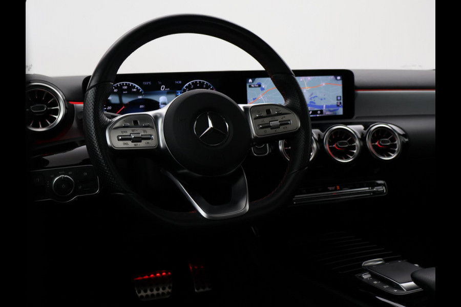 Mercedes-Benz A-Klasse 250e 218 PK SEDAN + PANORAMA | SFEERVERLICHTING | APPLE CARPLAY | MEMORY | STOELVERWARMING