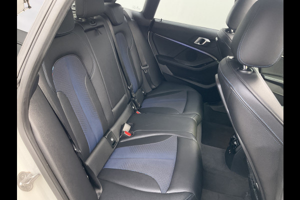 BMW 2 Serie Gran Coupé 218i M Sport Edition Pano.dak HUD Stoelverw. Carplay Alpinweiß DAB LED