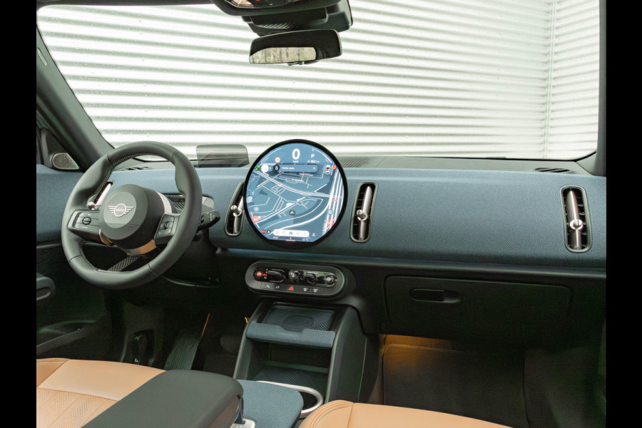 MINI Countryman 1.5 C Favoured - XL Pakket - Pano - Trekhaak - Memoryzetel