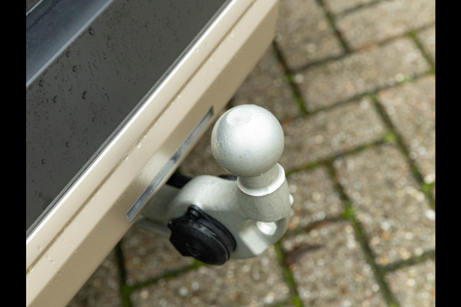 MINI Countryman 1.5 C Favoured - XL Pakket - Pano - Trekhaak - Memoryzetel