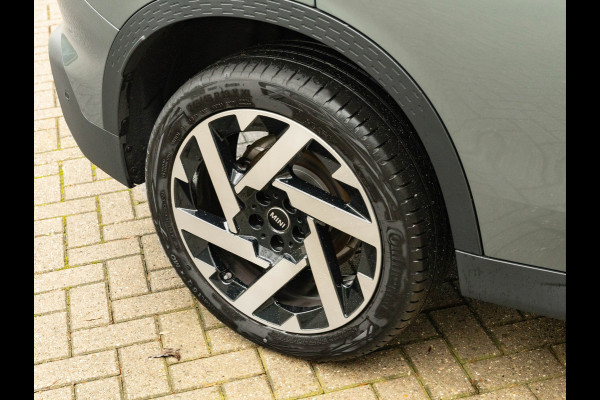 MINI Countryman 1.5 C Favoured - XL Pakket - Pano - Trekhaak - Memoryzetel