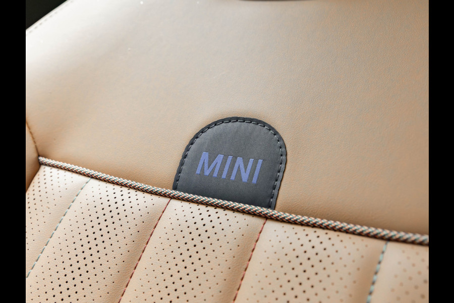 MINI Countryman 1.5 C Favoured - XL Pakket - Pano - Trekhaak - Memoryzetel