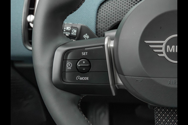 MINI Countryman 1.5 C Favoured - XL Pakket - Pano - Trekhaak - Memoryzetel