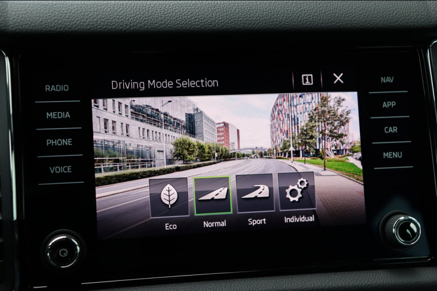 Škoda Kodiaq 1.5 TSI Sportline Business org.NL stoelverw el.klep trekhaak canton