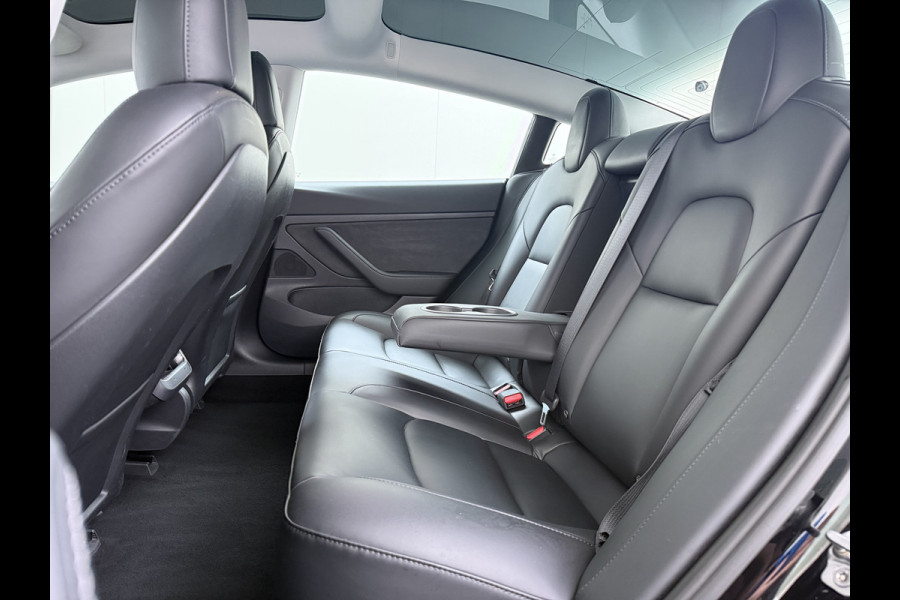 Tesla Model 3 SR+ 325PK LFP-Accu SOH 95% AutoPilot Leer Pano-Dak Adaptive Cruise Camera's Elektr.-Stuur+Stoelen+Spiegels+Geheugen+Easy-Entry+V Ecc Navi Led DAB Voorverwarmen interieur via App Keyless One-Pedal-Drive 1e Eigenaar Origineel Nederlandse Auto Fabrieksgarantie op Accu en motor tot 8-12-2028
