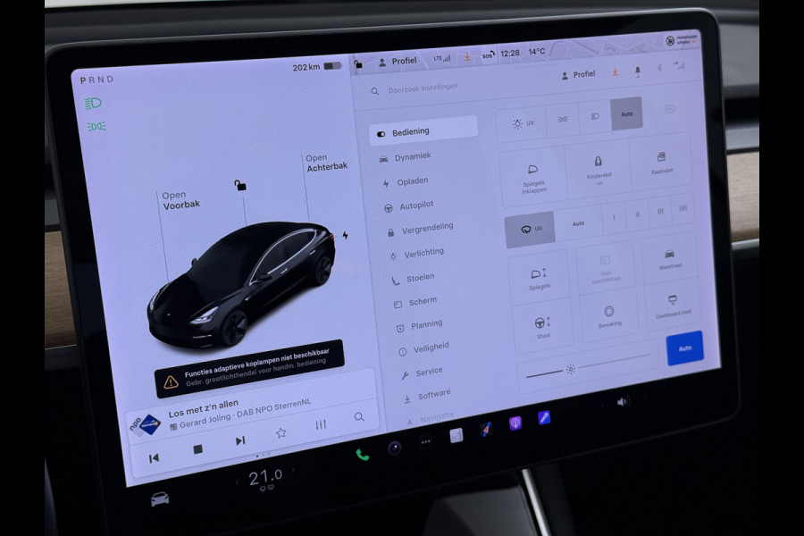 Tesla Model 3 SR+ 325PK LFP-Accu SOH 95% AutoPilot Leer Pano-Dak Adaptive Cruise Camera's Elektr.-Stuur+Stoelen+Spiegels+Geheugen+Easy-Entry+V Ecc Navi Led DAB Voorverwarmen interieur via App Keyless One-Pedal-Drive 1e Eigenaar Origineel Nederlandse Auto Fabrieksgarantie op Accu en motor tot 8-12-2028