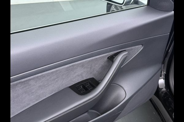 Tesla Model 3 SR+ 325PK LFP-Accu SOH 95% AutoPilot Leer Pano-Dak Adaptive Cruise Camera's Elektr.-Stuur+Stoelen+Spiegels+Geheugen+Easy-Entry+V Ecc Navi Led DAB Voorverwarmen interieur via App Keyless One-Pedal-Drive 1e Eigenaar Origineel Nederlandse Auto Fabrieksgarantie op Accu en motor tot 8-12-2028