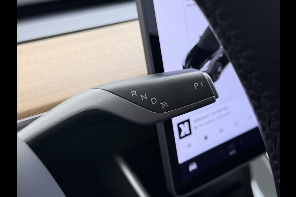 Tesla Model 3 SR+ 325PK LFP-Accu SOH 95% AutoPilot Leer Pano-Dak Adaptive Cruise Camera's Elektr.-Stuur+Stoelen+Spiegels+Geheugen+Easy-Entry+V Ecc Navi Led DAB Voorverwarmen interieur via App Keyless One-Pedal-Drive 1e Eigenaar Origineel Nederlandse Auto Fabrieksgarantie op Accu en motor tot 8-12-2028