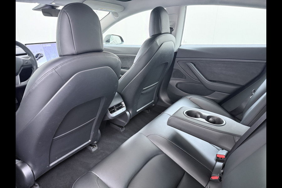 Tesla Model 3 SR+ 325PK LFP-Accu SOH 95% AutoPilot Leer Pano-Dak Adaptive Cruise Camera's Elektr.-Stuur+Stoelen+Spiegels+Geheugen+Easy-Entry+V Ecc Navi Led DAB Voorverwarmen interieur via App Keyless One-Pedal-Drive 1e Eigenaar Origineel Nederlandse Auto Fabrieksgarantie op Accu en motor tot 8-12-2028