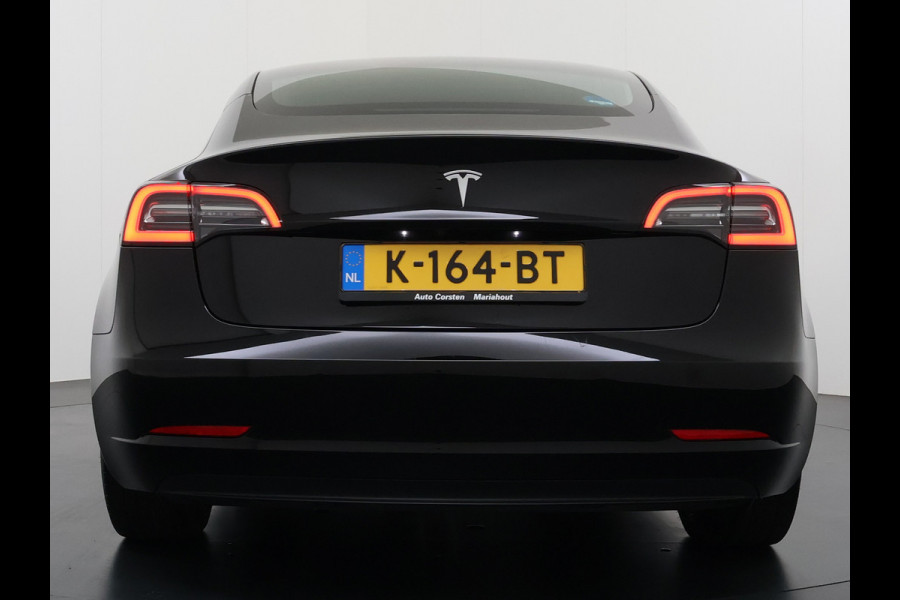 Tesla Model 3 SR+ 325PK LFP-Accu SOH 95% AutoPilot Leer Pano-Dak Adaptive Cruise Camera's Elektr.-Stuur+Stoelen+Spiegels+Geheugen+Easy-Entry+V Ecc Navi Led DAB Voorverwarmen interieur via App Keyless One-Pedal-Drive 1e Eigenaar Origineel Nederlandse Auto Fabrieksgarantie op Accu en motor tot 8-12-2028