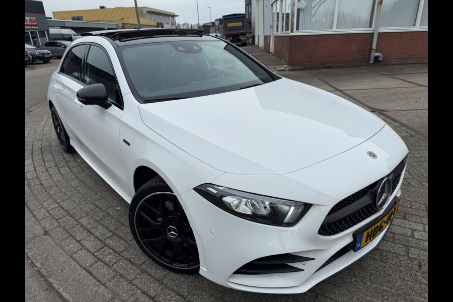 Mercedes-Benz A-Klasse 250 e HYBRID 2021 262PK AMG Limited VOL-LUXE PANO