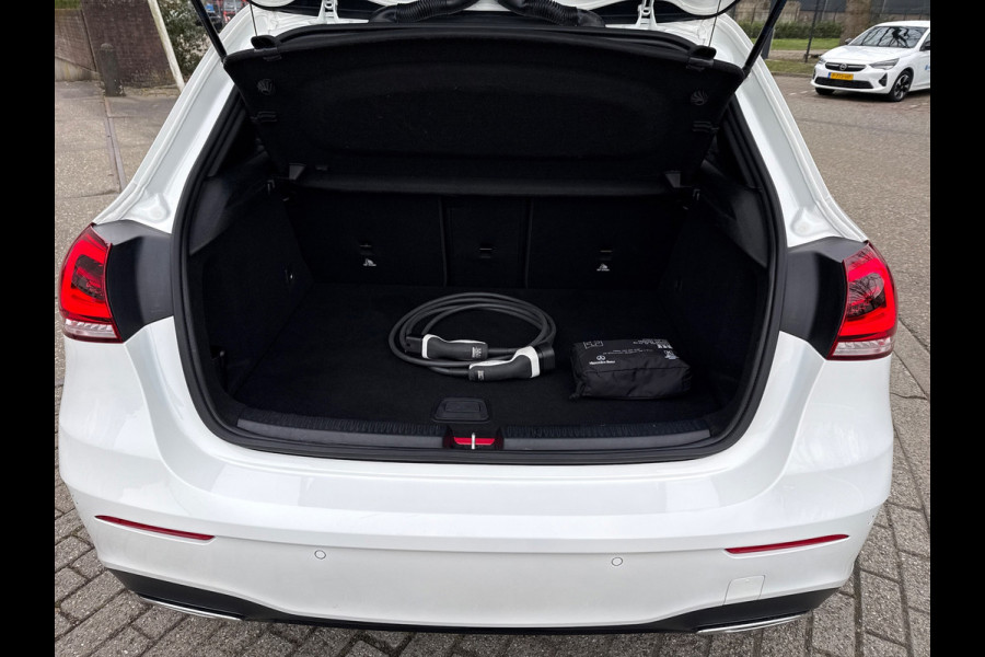 Mercedes-Benz A-Klasse 250 e HYBRID 2021 262PK AMG Limited VOL-LUXE PANO
