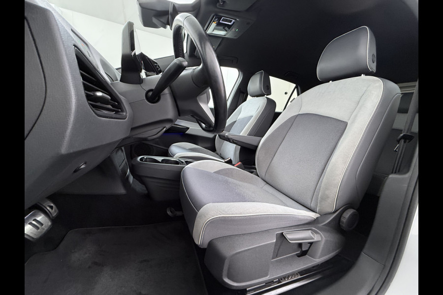 Volkswagen ID.3 First Plus 62kWh Soh92% Trekhaak Camera Navi-Pro Ecc Adap.Cruise Stuur+Stoelverwarming Apple Carplay Android Auto Pdc Bluetooth Keyless Advanced Matrix Led Rijstrooksensor IQ Drive 1e Eigenaar Origineel Nederlandse Auto