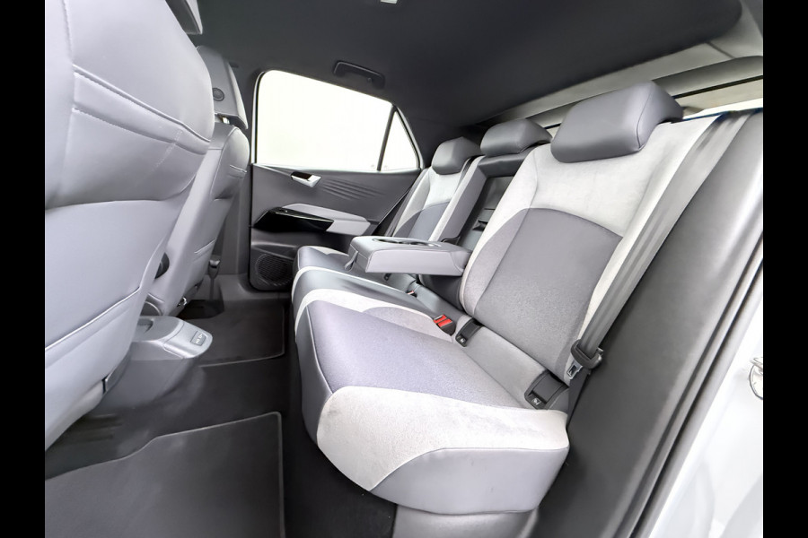 Volkswagen ID.3 First Plus 62kWh Soh92% Trekhaak Camera Navi-Pro Ecc Adap.Cruise Stuur+Stoelverwarming Apple Carplay Android Auto Pdc Bluetooth Keyless Advanced Matrix Led Rijstrooksensor IQ Drive 1e Eigenaar Origineel Nederlandse Auto