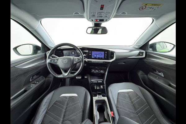 Opel Mokka-e Ultimate 50kWh 3-Fase Warmtepomp Adap.Cruise Stuur+Stoelverwarming Navi 360°Camera Ecc Apple Carplay Android Auto Pdc 11kw Laden SOH 88% Matrix Led Keyless Lmv DAB Lane Assist Privacy Glas Dealeronderhouden Origineel Nederlandse Auto Super Compleet!