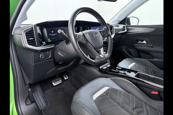 Opel Mokka-e Ultimate 50kWh 3-Fase Warmtepomp Adap.Cruise Stuur+Stoelverwarming Navi 360°Camera Ecc Apple Carplay Android Auto Pdc 11kw Laden SOH 88% Matrix Led Keyless Lmv DAB Lane Assist Privacy Glas Dealeronderhouden Origineel Nederlandse Auto Super Compleet!