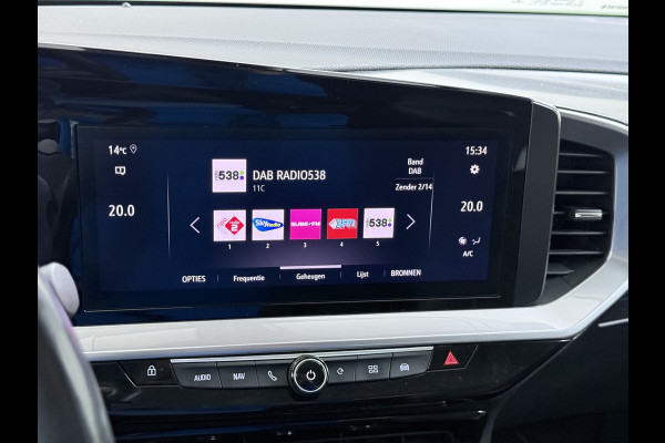 Opel Mokka-e Ultimate 50kWh 3-Fase Warmtepomp Adap.Cruise Stuur+Stoelverwarming Navi 360°Camera Ecc Apple Carplay Android Auto Pdc 11kw Laden SOH 88% Matrix Led Keyless Lmv DAB Lane Assist Privacy Glas Dealeronderhouden Origineel Nederlandse Auto Super Compleet!