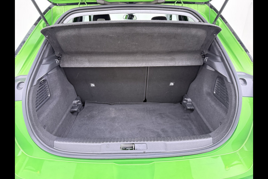 Opel Mokka-e Ultimate 50kWh 3-Fase Warmtepomp Adap.Cruise Stuur+Stoelverwarming Navi 360°Camera Ecc Apple Carplay Android Auto Pdc 11kw Laden SOH 88% Matrix Led Keyless Lmv DAB Lane Assist Privacy Glas Dealeronderhouden Origineel Nederlandse Auto Super Compleet!