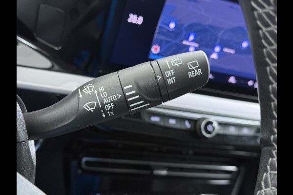 Opel Mokka-e Ultimate 50kWh 3-Fase Warmtepomp Adap.Cruise Stuur+Stoelverwarming Navi 360°Camera Ecc Apple Carplay Android Auto Pdc 11kw Laden SOH 88% Matrix Led Keyless Lmv DAB Lane Assist Privacy Glas Dealeronderhouden Origineel Nederlandse Auto Super Compleet!