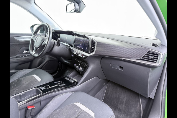 Opel Mokka-e Ultimate 50kWh 3-Fase Warmtepomp Adap.Cruise Stuur+Stoelverwarming Navi 360°Camera Ecc Apple Carplay Android Auto Pdc 11kw Laden SOH 88% Matrix Led Keyless Lmv DAB Lane Assist Privacy Glas Dealeronderhouden Origineel Nederlandse Auto Super Compleet!