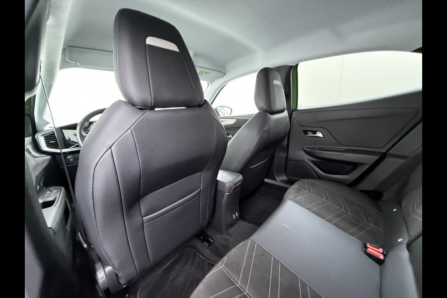 Opel Mokka-e Ultimate 50kWh 3-Fase Warmtepomp Adap.Cruise Stuur+Stoelverwarming Navi 360°Camera Ecc Apple Carplay Android Auto Pdc 11kw Laden SOH 88% Matrix Led Keyless Lmv DAB Lane Assist Privacy Glas Dealeronderhouden Origineel Nederlandse Auto Super Compleet!