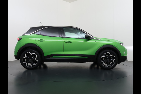 Opel Mokka-e Ultimate 50kWh 3-Fase Warmtepomp Adap.Cruise Stuur+Stoelverwarming Navi 360°Camera Ecc Apple Carplay Android Auto Pdc 11kw Laden SOH 88% Matrix Led Keyless Lmv DAB Lane Assist Privacy Glas Dealeronderhouden Origineel Nederlandse Auto Super Compleet!