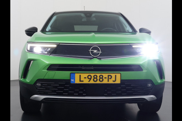 Opel Mokka-e Ultimate 50kWh 3-Fase Warmtepomp Adap.Cruise Stuur+Stoelverwarming Navi 360°Camera Ecc Apple Carplay Android Auto Pdc 11kw Laden SOH 88% Matrix Led Keyless Lmv DAB Lane Assist Privacy Glas Dealeronderhouden Origineel Nederlandse Auto Super Compleet!