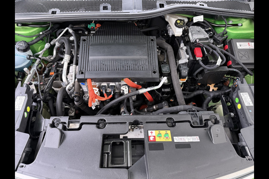 Opel Mokka-e Ultimate 50kWh 3-Fase Warmtepomp Adap.Cruise Stuur+Stoelverwarming Navi 360°Camera Ecc Apple Carplay Android Auto Pdc 11kw Laden SOH 88% Matrix Led Keyless Lmv DAB Lane Assist Privacy Glas Dealeronderhouden Origineel Nederlandse Auto Super Compleet!