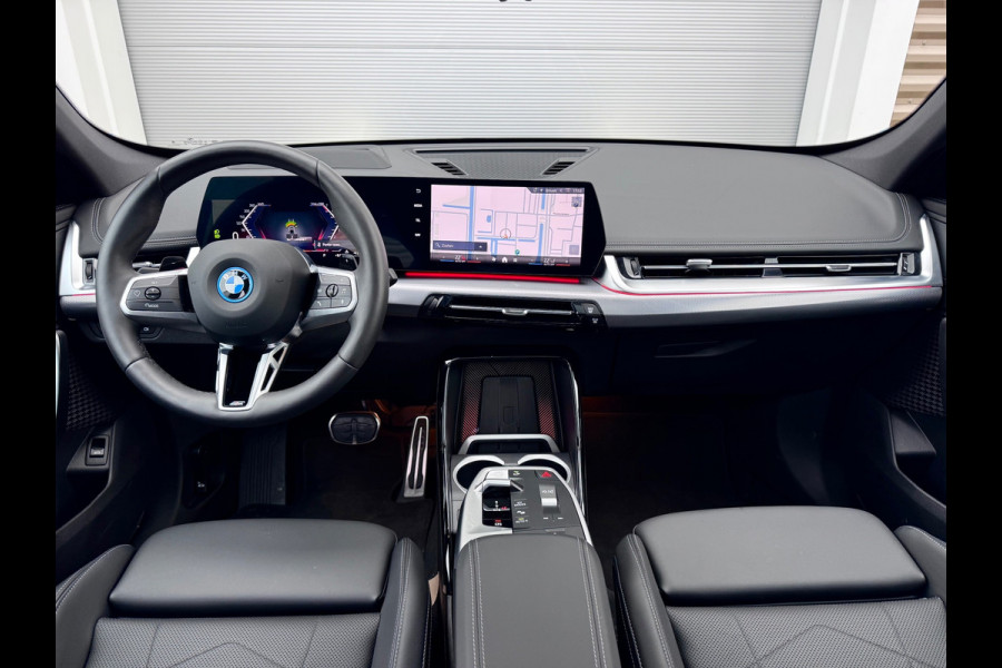 BMW X1 XDrive25e Pano/Memory/360/HuD/Sfeer