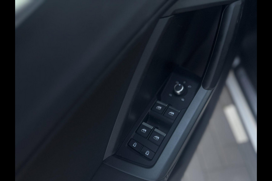 Audi Q3 35 TFSI 150PK|3x S Line|Black Optic| Virtual Cockpit| LED|Pano | Apple CarPlay|BTW Auto