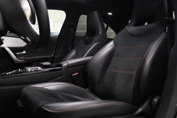 Mercedes-Benz CLA-Klasse 220 ORANJE Edition AMG Line PANO/BURM/LANEASSIST/SFEER/CAM/BOMVOLL