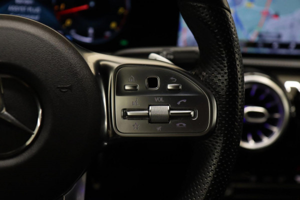 Mercedes-Benz CLA-Klasse 220 ORANJE Edition AMG Line PANO/BURM/LANEASSIST/SFEER/CAM/BOMVOLL