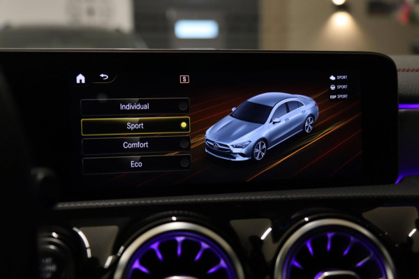 Mercedes-Benz CLA-Klasse 220 ORANJE Edition AMG Line PANO/BURM/LANEASSIST/SFEER/CAM/BOMVOLL