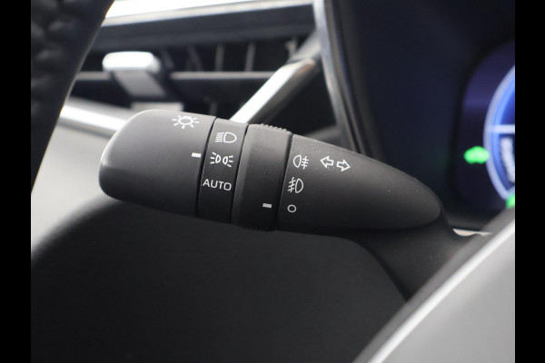 Toyota Corolla Touring Sports HYBRID 140 BI-TONE ACTIVE GARANTIE TOT 06-2033 NAVIGATIE . ACHTERUITRIJ CAMERA . KEYLESS START