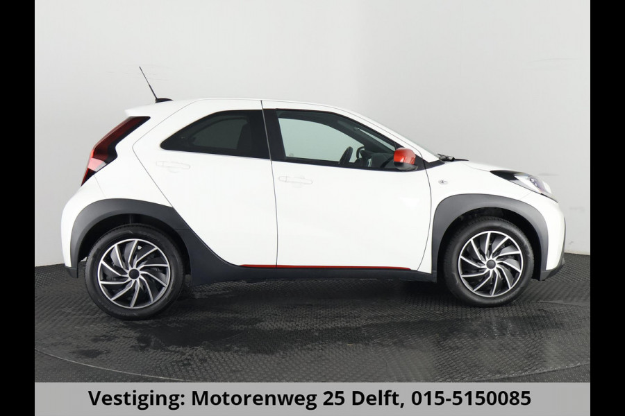 Toyota Aygo X 1.0 VVT-i Play 1e EIG SPECIAL EDITION GARANTIE 10-2034. CARPLAY NAVIGATIE. ADAPTIEVE CRUISE.