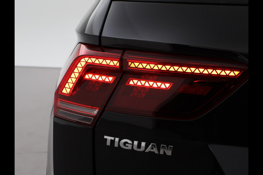 Volkswagen Tiguan 1.5 TSI ACT DSG R-LINE HIGHLINE + PANORAMA | 20 INCH | VIRTUAL | MASSAGE | ADAPTIVE | CAMERA
