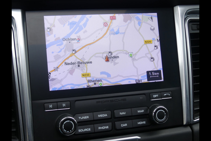 Porsche Macan 3.0 GTS Luchtvering/Pano/Trekhaak/Sportchrono