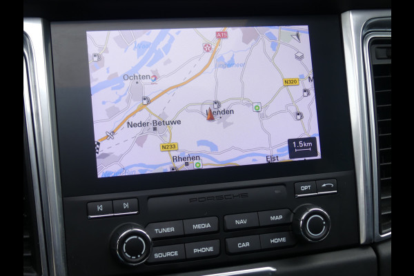 Porsche Macan 3.0 GTS Luchtvering/Pano/Trekhaak/Sportchrono