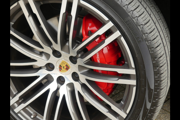 Porsche Macan 3.0 GTS Luchtvering/Pano/Trekhaak/Sportchrono
