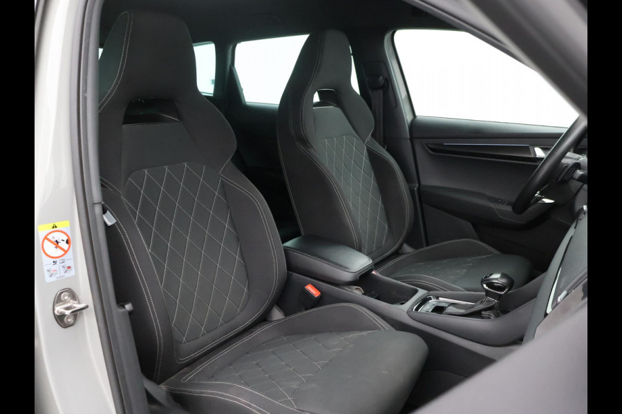 Škoda Karoq 1.5 TSI ACT 150 PK DSG SPORTLINE + CANTON AUDIO | STEEL GREY | CAMERA | 19 INCH | VIRTUAL | SFEER